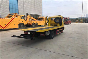 金平非事故拖车