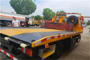 金平附近拖车电话号码服务