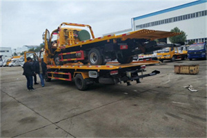 金平同城汽车补胎